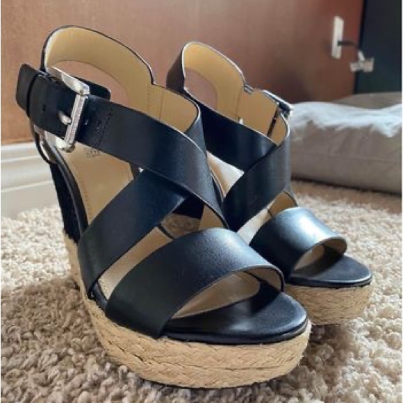 *Like new* Michael Kors platform wedges - Picture 3 of 3